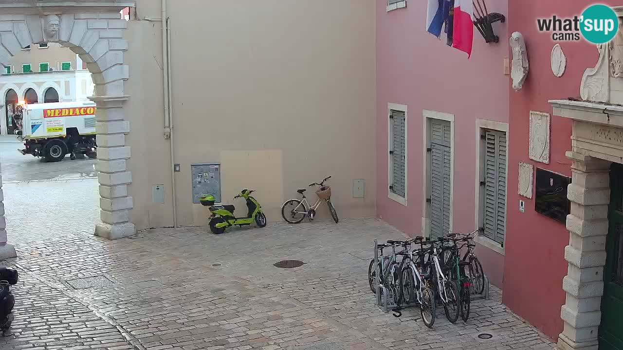 Spletna kamera Rovinj Mestna vrata – Balbijev lok – Istra – Hrvaška