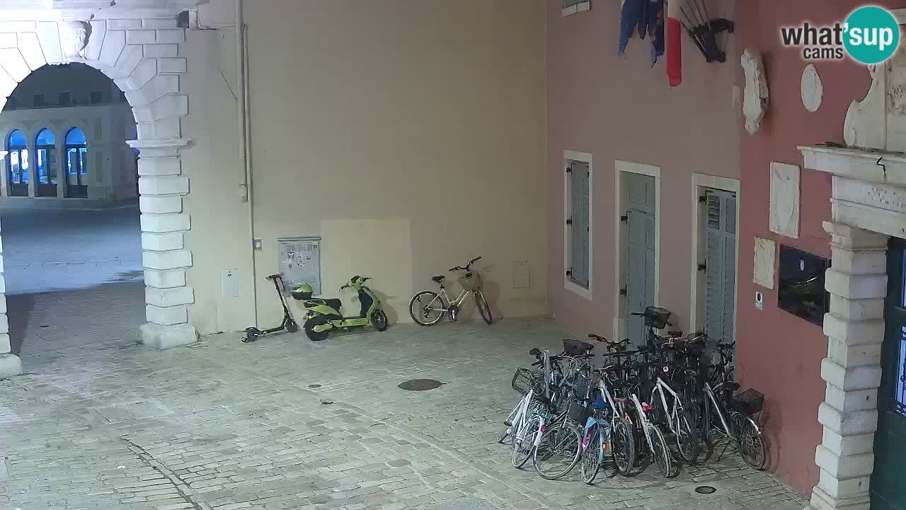Webcam en direct Rovinj – L’arc de Balbi “Porte de la ville” – Istrie – Croatie