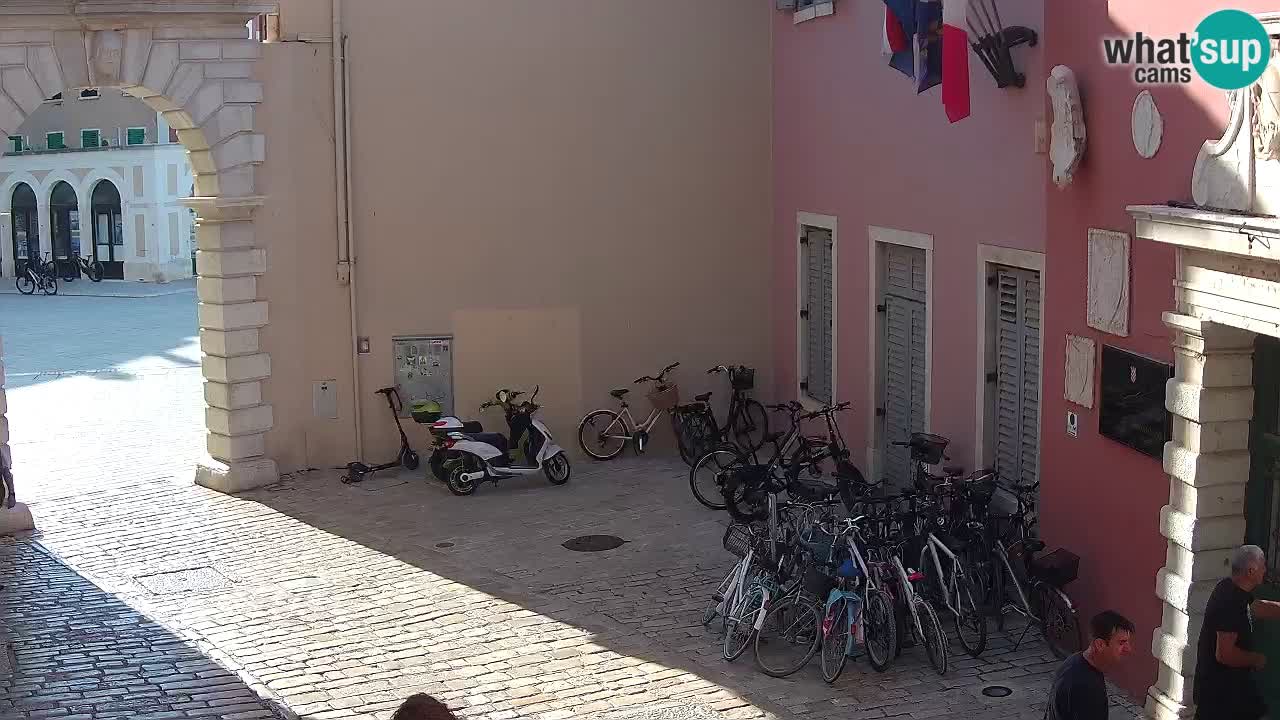 Webcam en vivo Rovinj – “Puerta de la ciudad” Proa de Balbi – Istria – Croacia