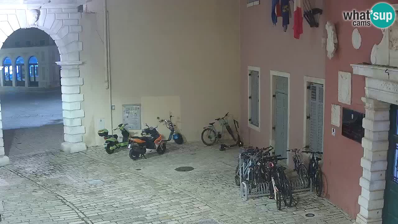 Live Rovigno webcam – Arco di Balbi “Porta della città” – Istria