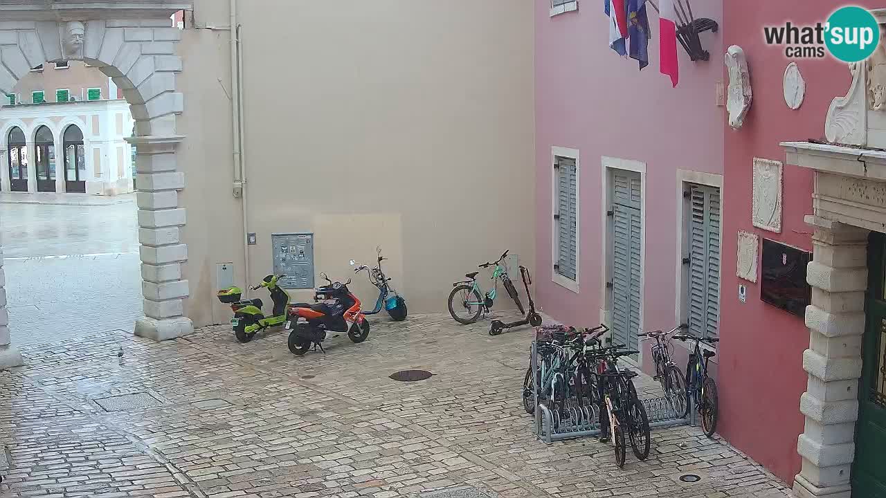 Live Rovigno webcam – Arco di Balbi “Porta della città” – Istria