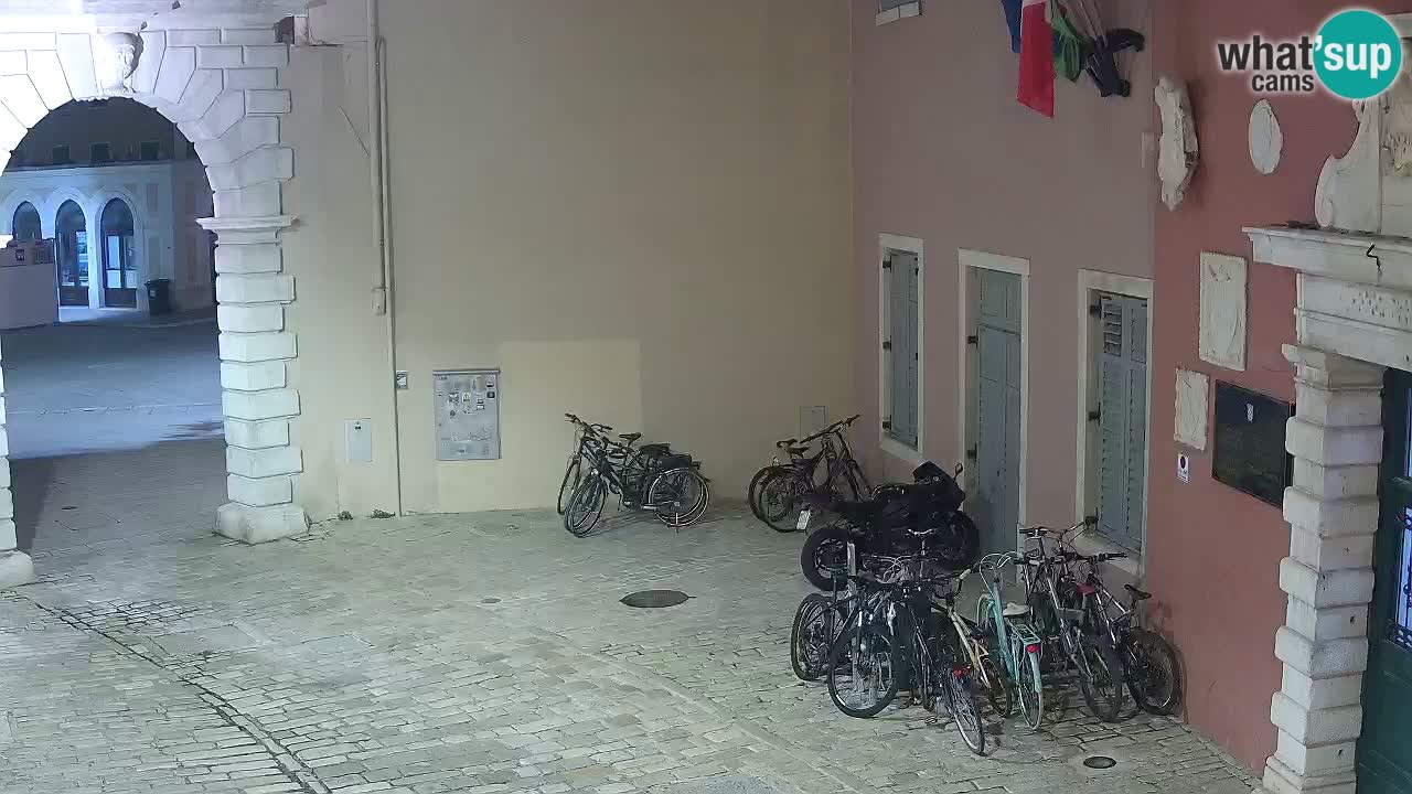 Webcam en vivo Rovinj – “Puerta de la ciudad” Proa de Balbi – Istria – Croacia