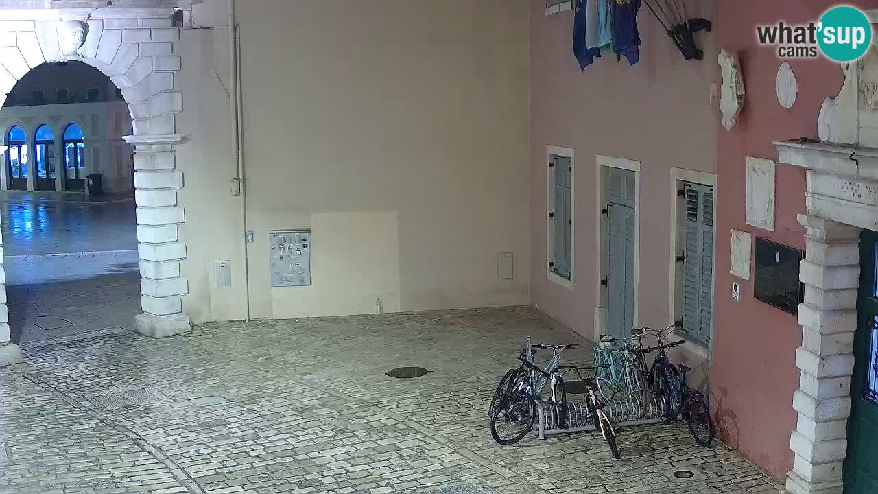 Spletna kamera Rovinj Mestna vrata – Balbijev lok – Istra – Hrvaška