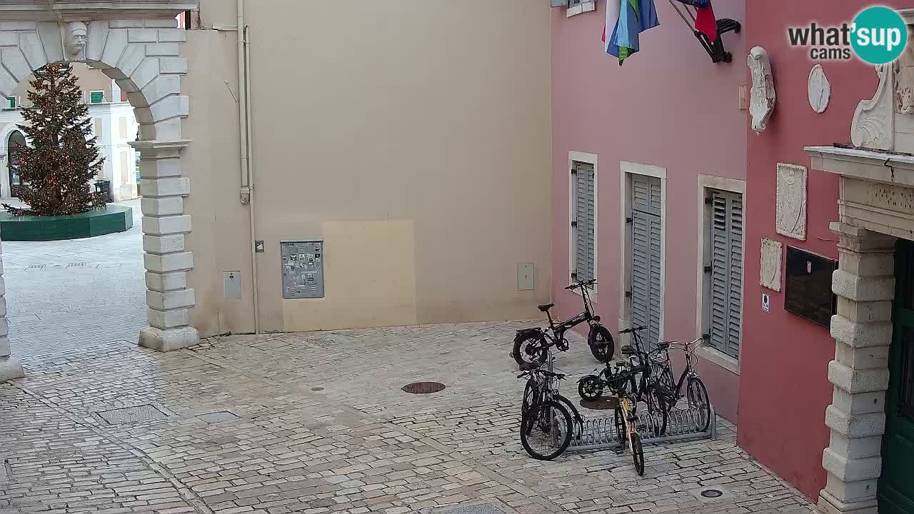 Live Rovigno webcam – Arco di Balbi “Porta della città” – Istria