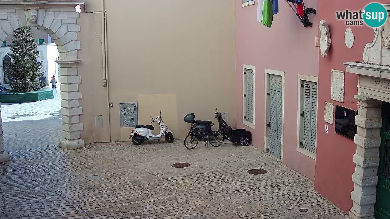 Spletna kamera Rovinj Mestna vrata – Balbijev lok – Istra – Hrvaška