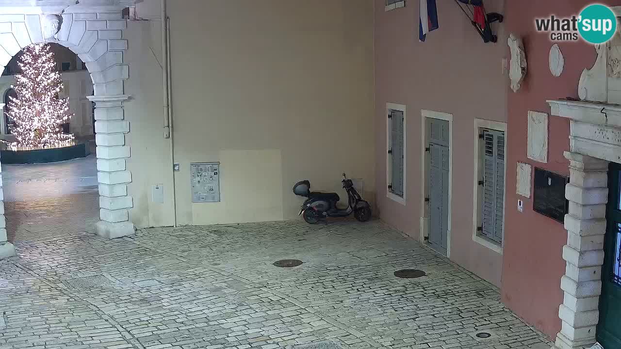 Webcam en direct Rovinj – L’arc de Balbi “Porte de la ville” – Istrie – Croatie