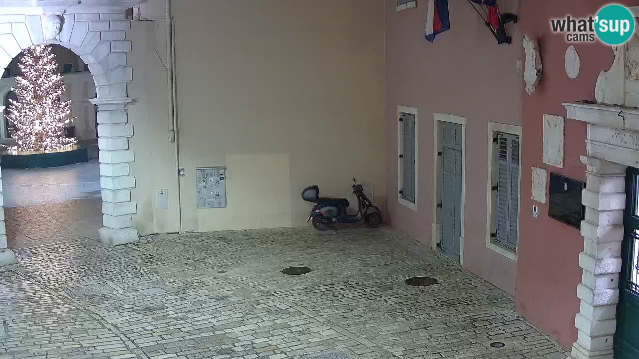 Webcam en vivo Rovinj – “Puerta de la ciudad” Proa de Balbi – Istria – Croacia