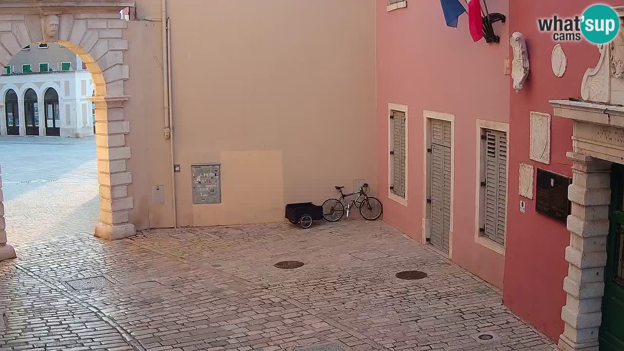 Live Rovigno webcam – Arco di Balbi “Porta della città” – Istria