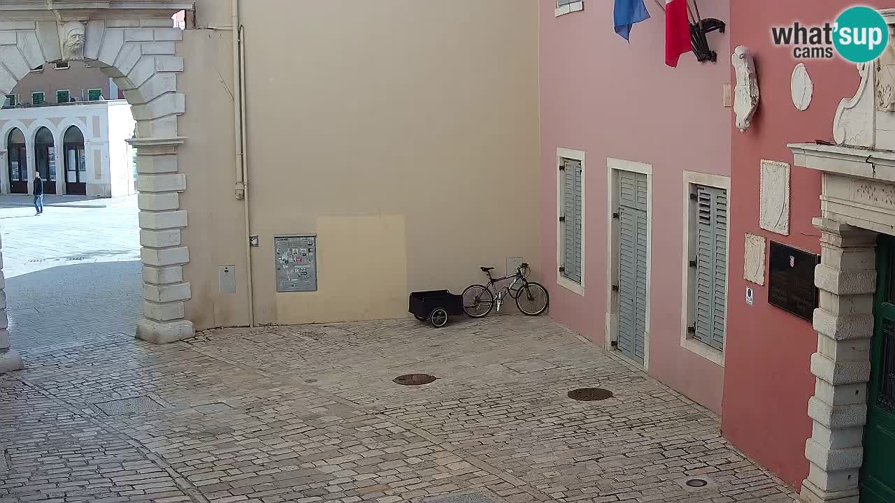 Live Rovigno webcam – Arco di Balbi “Porta della città” – Istria