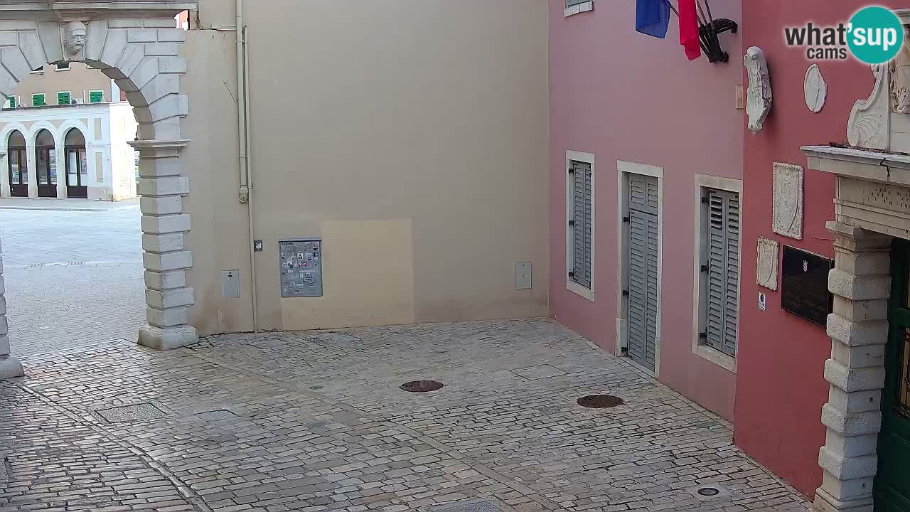 Live Rovigno webcam – Arco di Balbi “Porta della città” – Istria