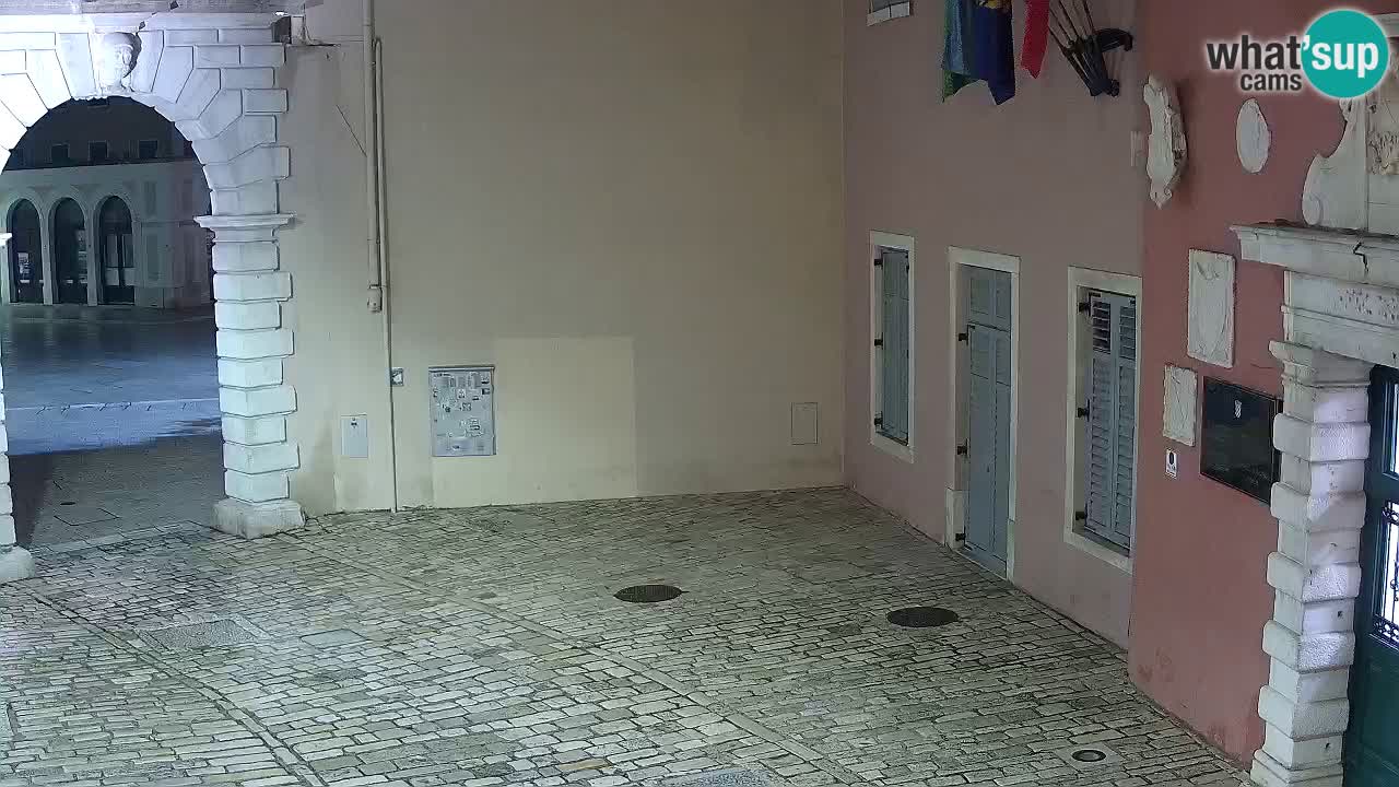 Live Rovigno webcam – Arco di Balbi “Porta della città” – Istria