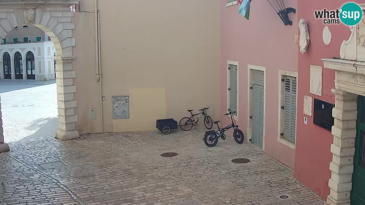 Live Rovigno webcam – Arco di Balbi “Porta della città” – Istria