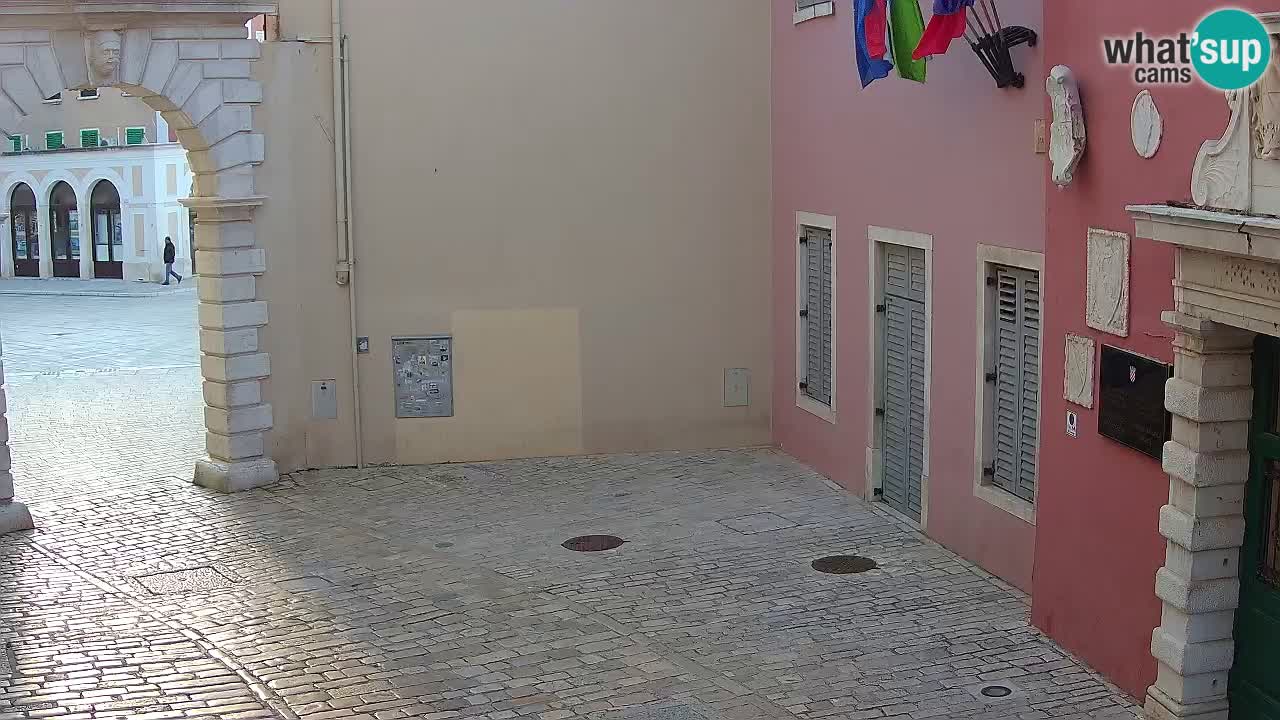 Live Rovigno webcam – Arco di Balbi “Porta della città” – Istria