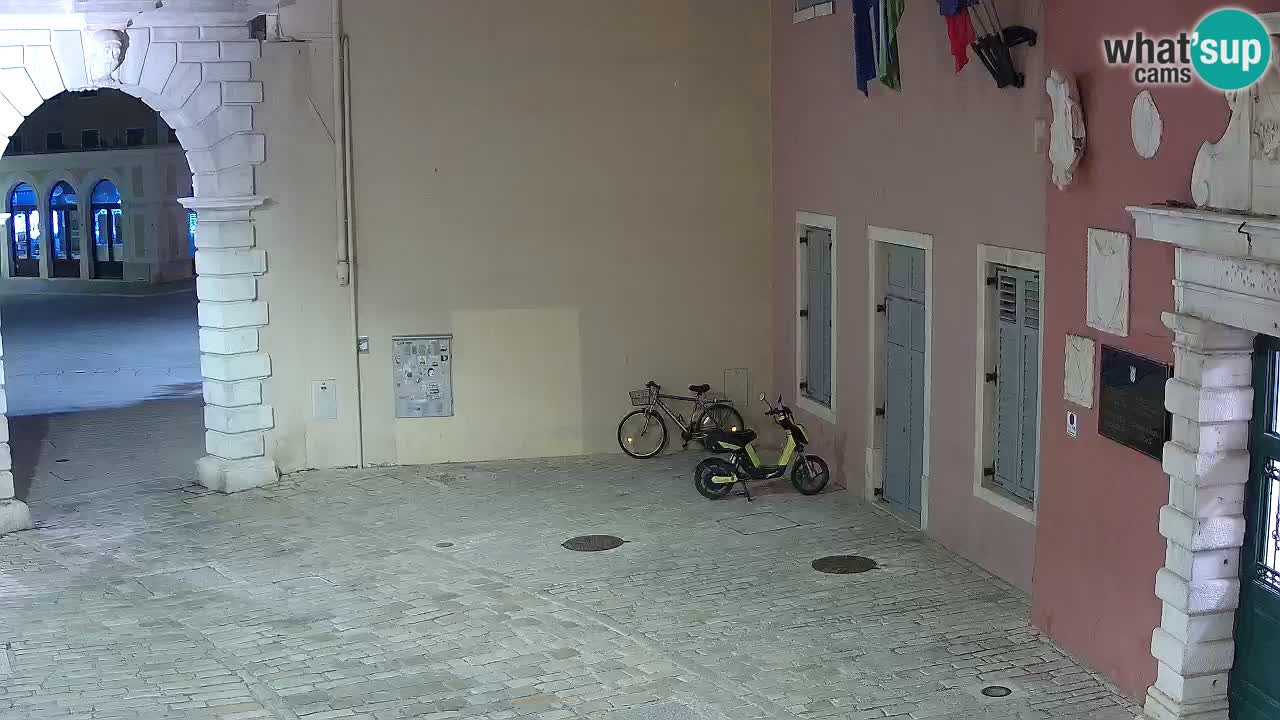 Live Rovigno webcam – Arco di Balbi “Porta della città” – Istria