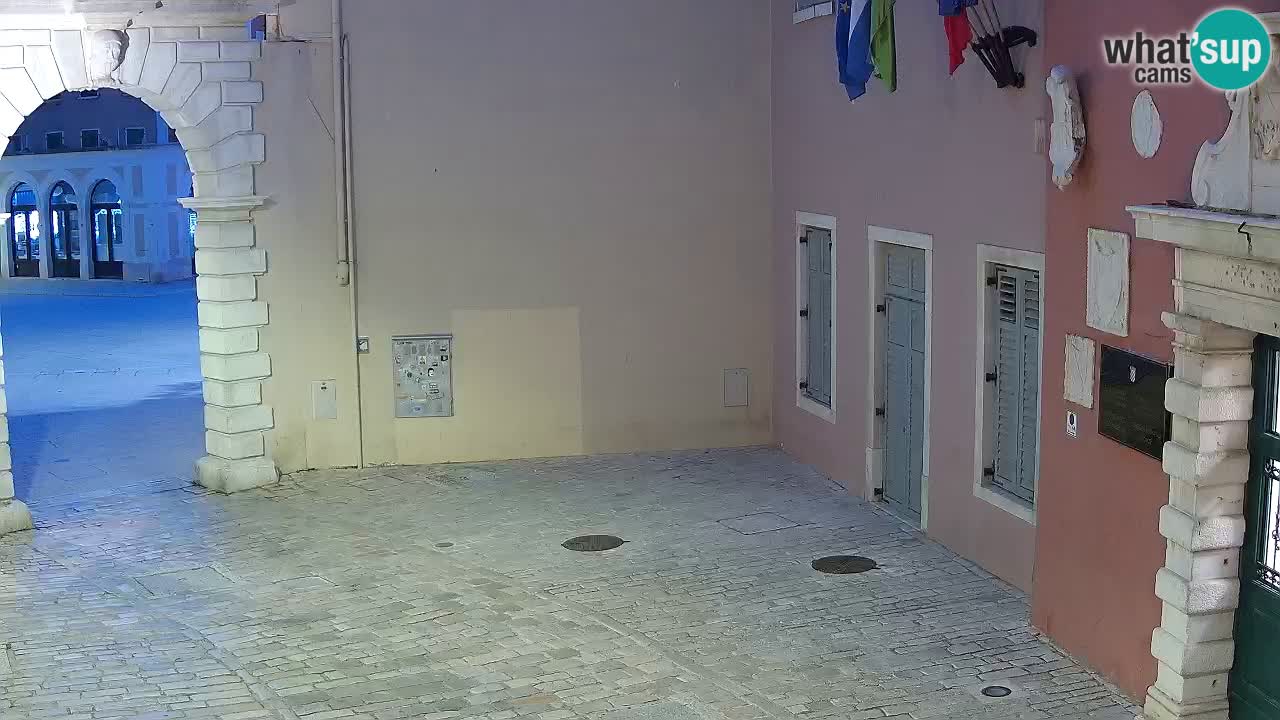 Webcam en vivo Rovinj – “Puerta de la ciudad” Proa de Balbi – Istria – Croacia