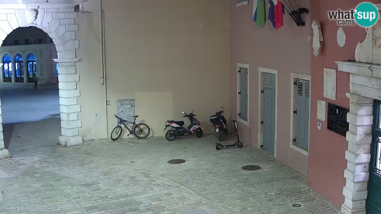 Spletna kamera Rovinj Mestna vrata – Balbijev lok – Istra – Hrvaška