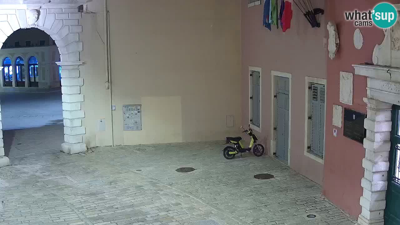 Live Rovigno webcam – Arco di Balbi “Porta della città” – Istria