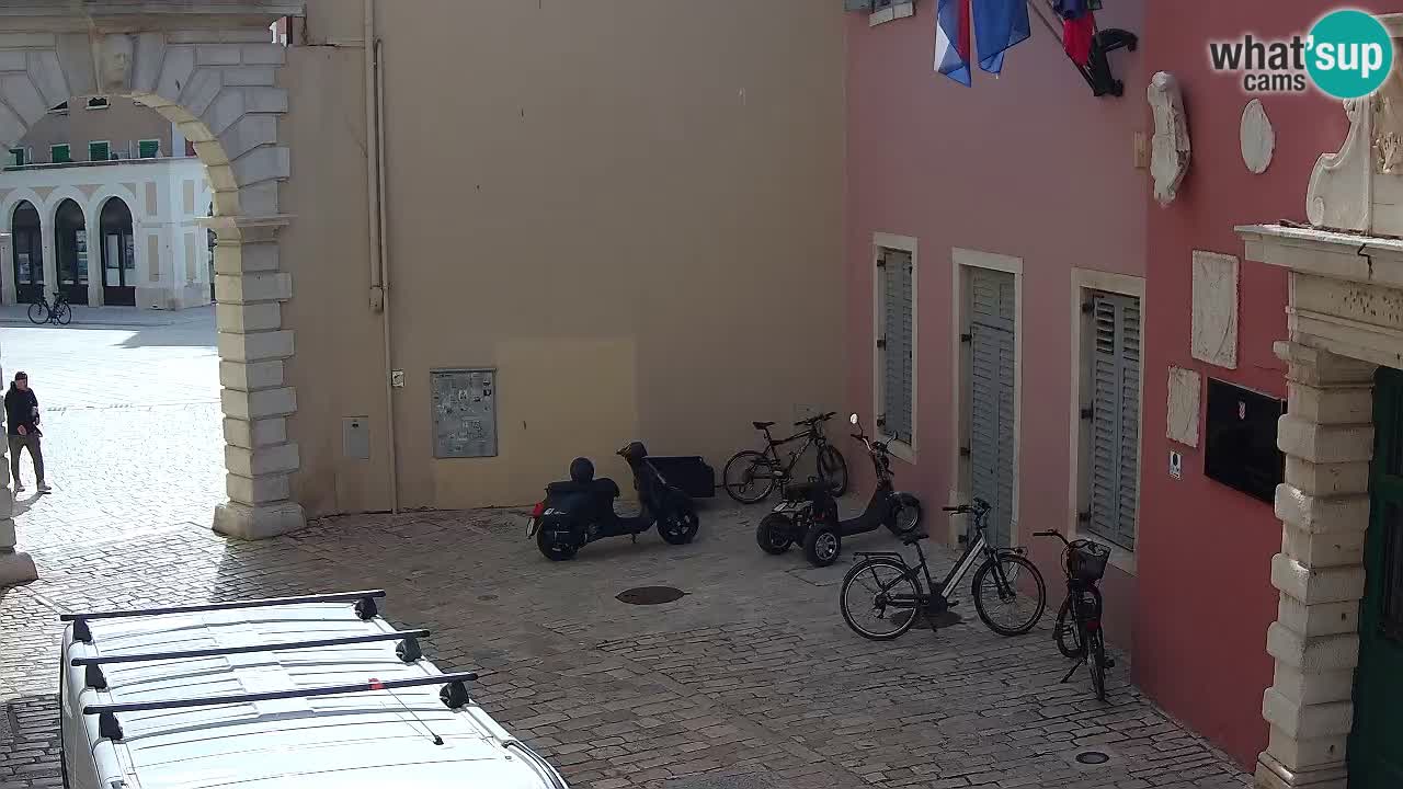 Webcam en vivo Rovinj – “Puerta de la ciudad” Proa de Balbi – Istria – Croacia