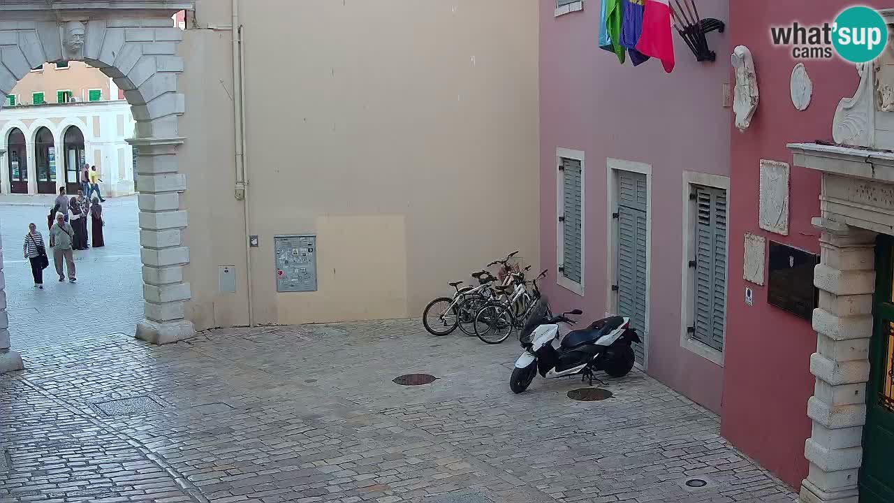 Live Rovigno webcam – Arco di Balbi “Porta della città” – Istria