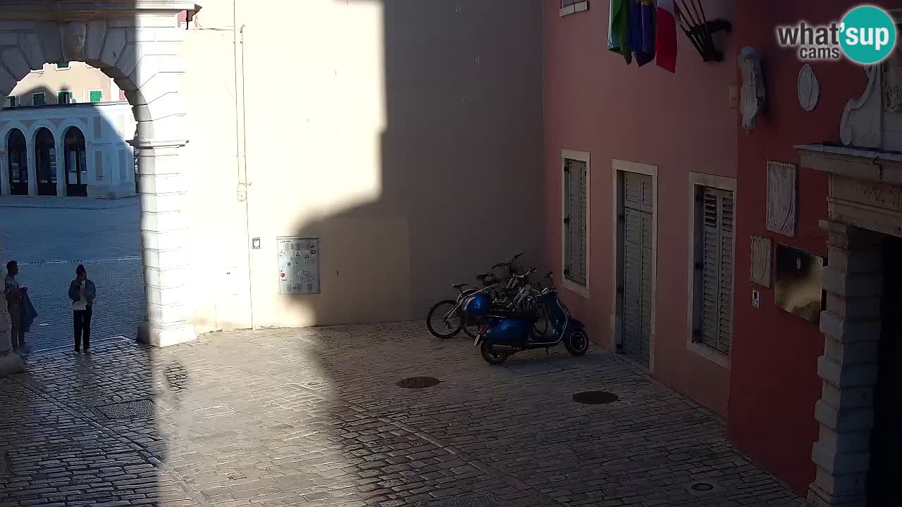 Webcam en vivo Rovinj – “Puerta de la ciudad” Proa de Balbi – Istria – Croacia
