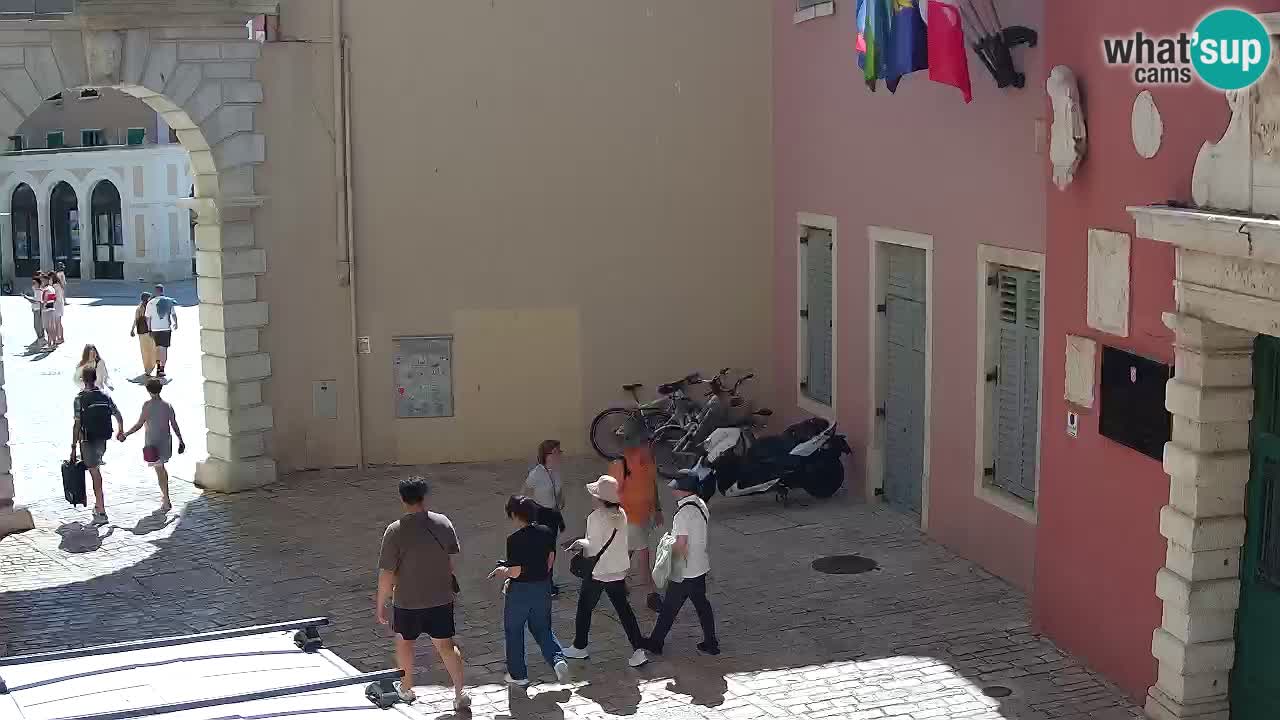 Webcam en vivo Rovinj – “Puerta de la ciudad” Proa de Balbi – Istria – Croacia