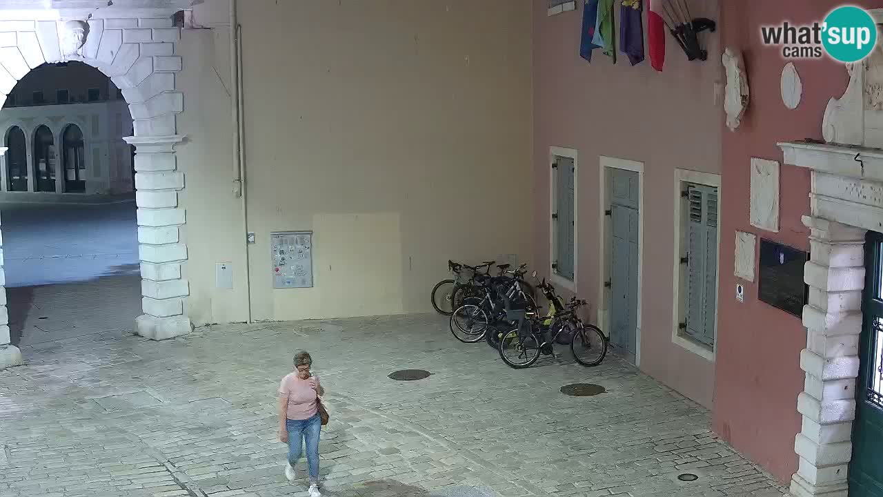 Spletna kamera Rovinj Mestna vrata – Balbijev lok – Istra – Hrvaška