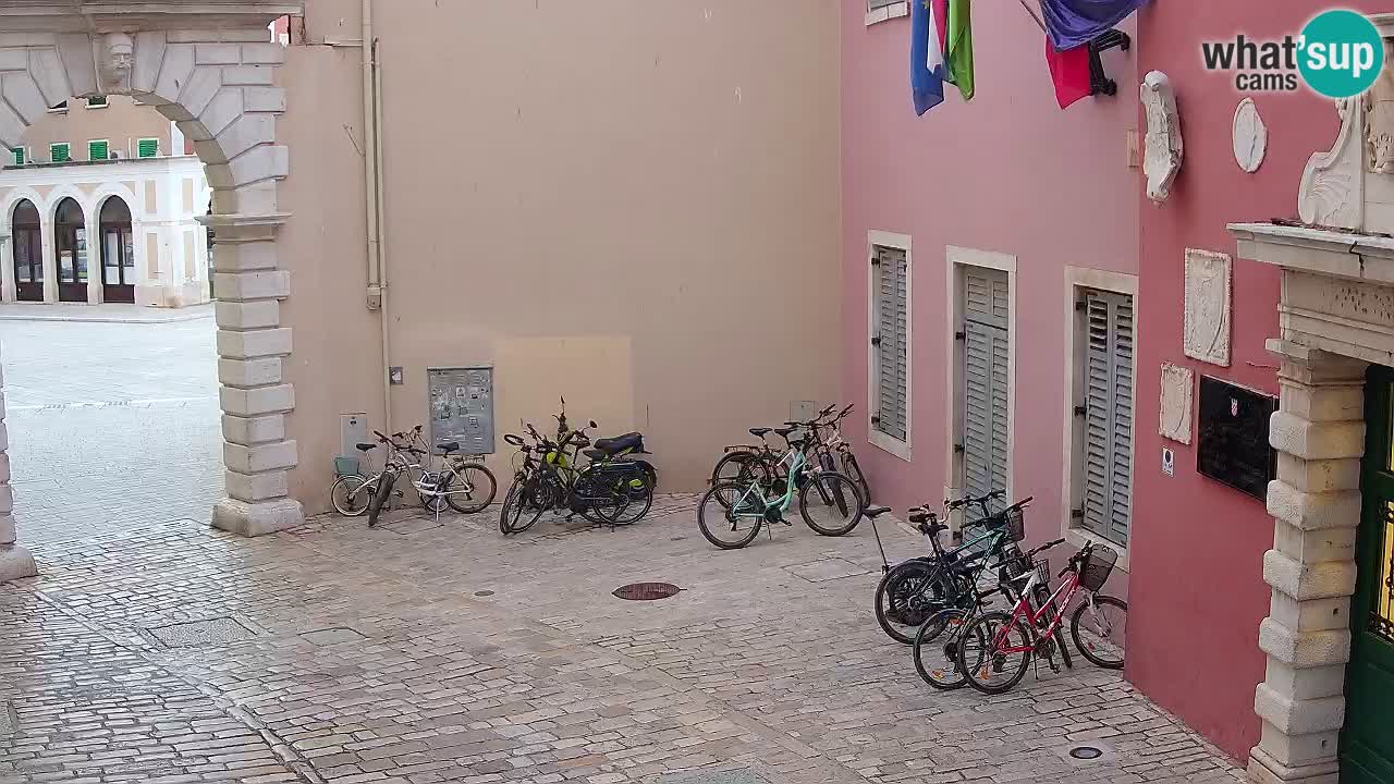Live Rovigno webcam – Arco di Balbi “Porta della città” – Istria
