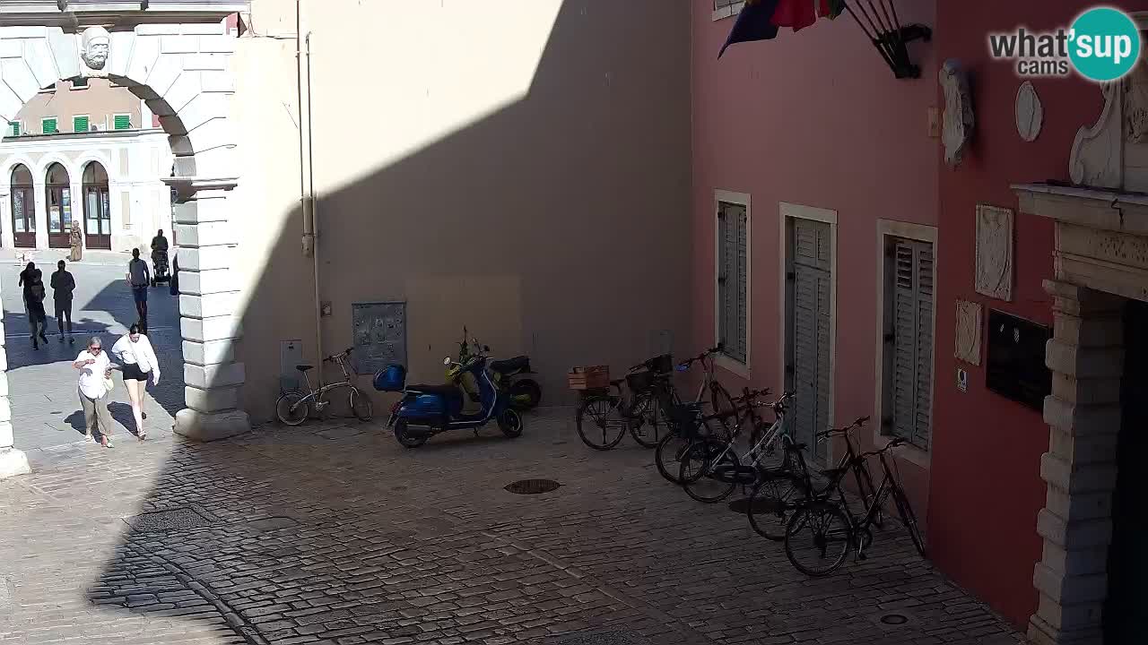 Webcam en vivo Rovinj – “Puerta de la ciudad” Proa de Balbi – Istria – Croacia