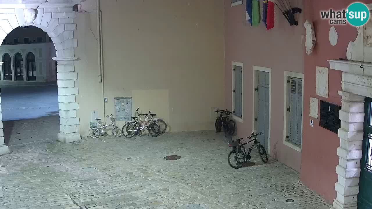 Webcam en direct Rovinj – L’arc de Balbi “Porte de la ville” – Istrie – Croatie