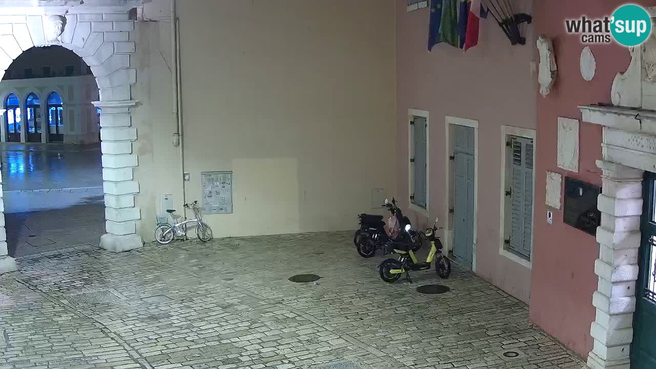 Spletna kamera Rovinj Mestna vrata – Balbijev lok – Istra – Hrvaška