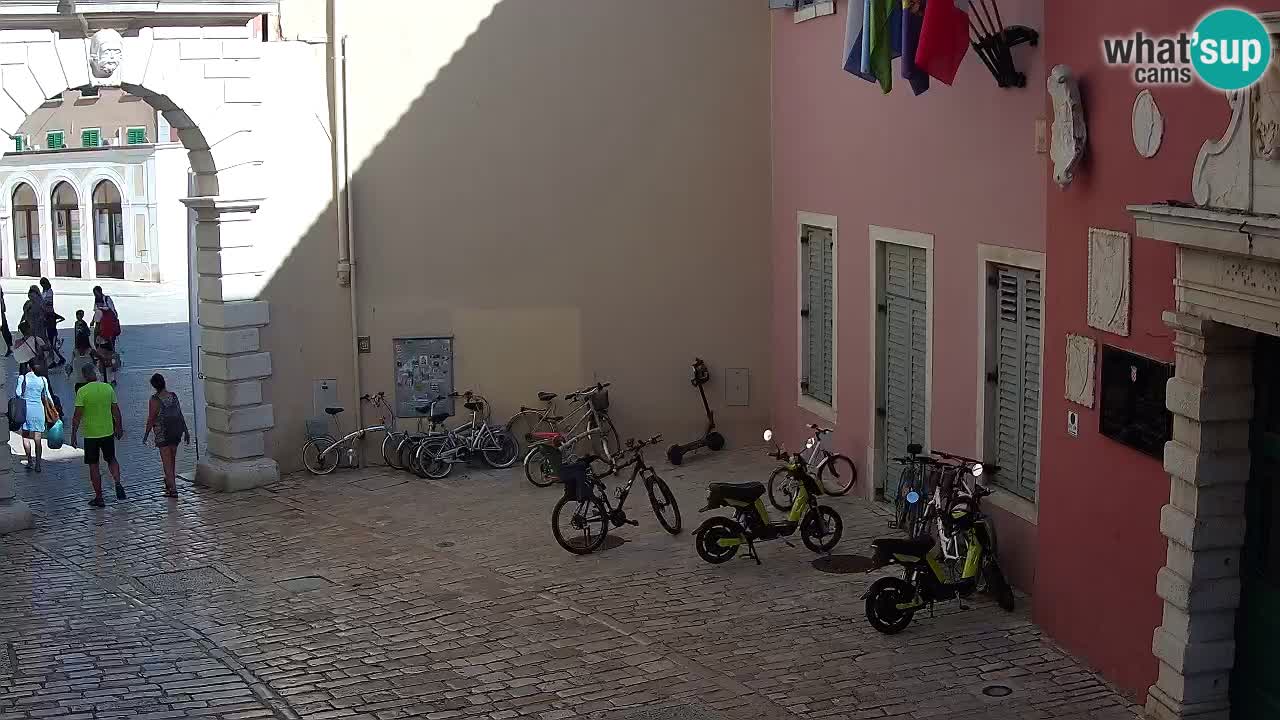 Live Rovigno webcam – Arco di Balbi “Porta della città” – Istria