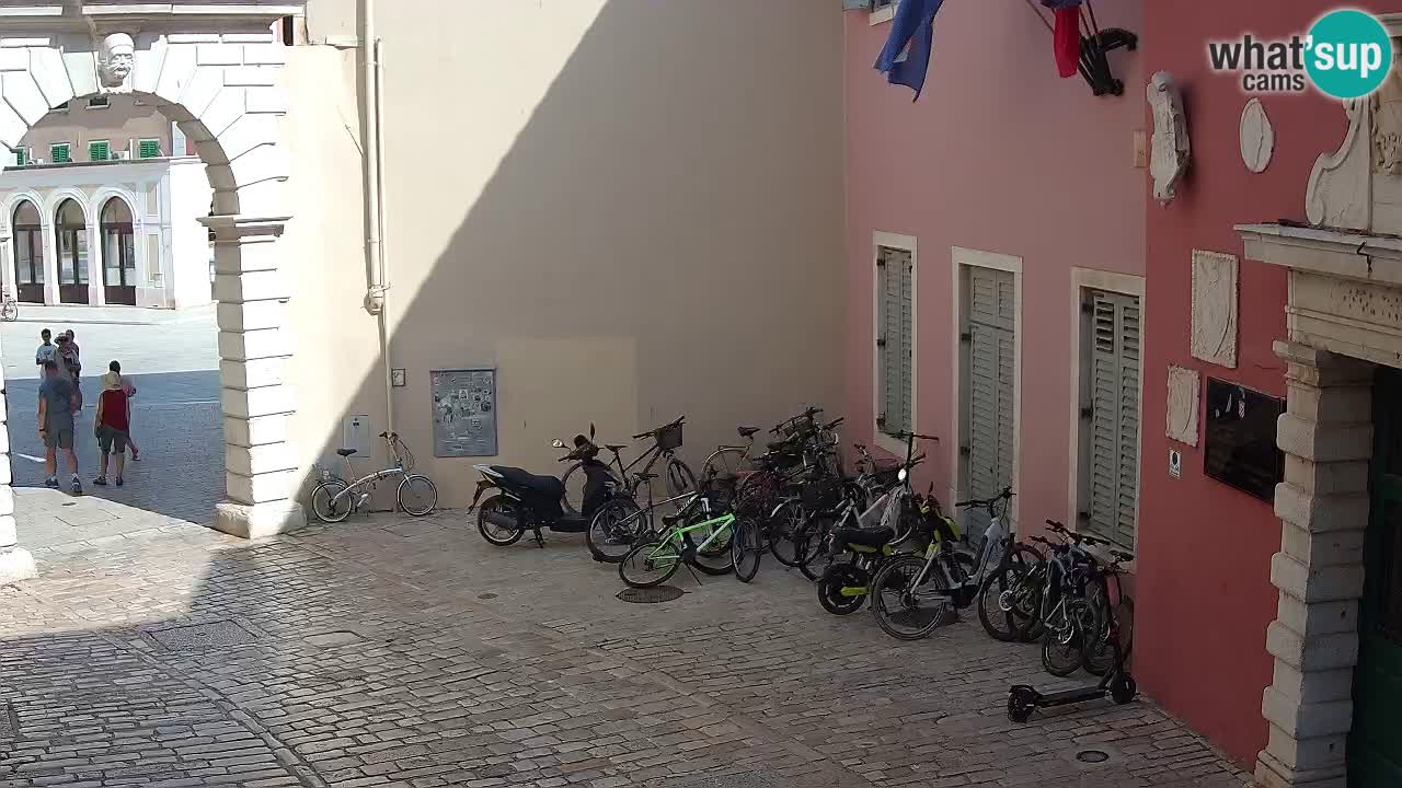 Webcam en vivo Rovinj – “Puerta de la ciudad” Proa de Balbi – Istria – Croacia