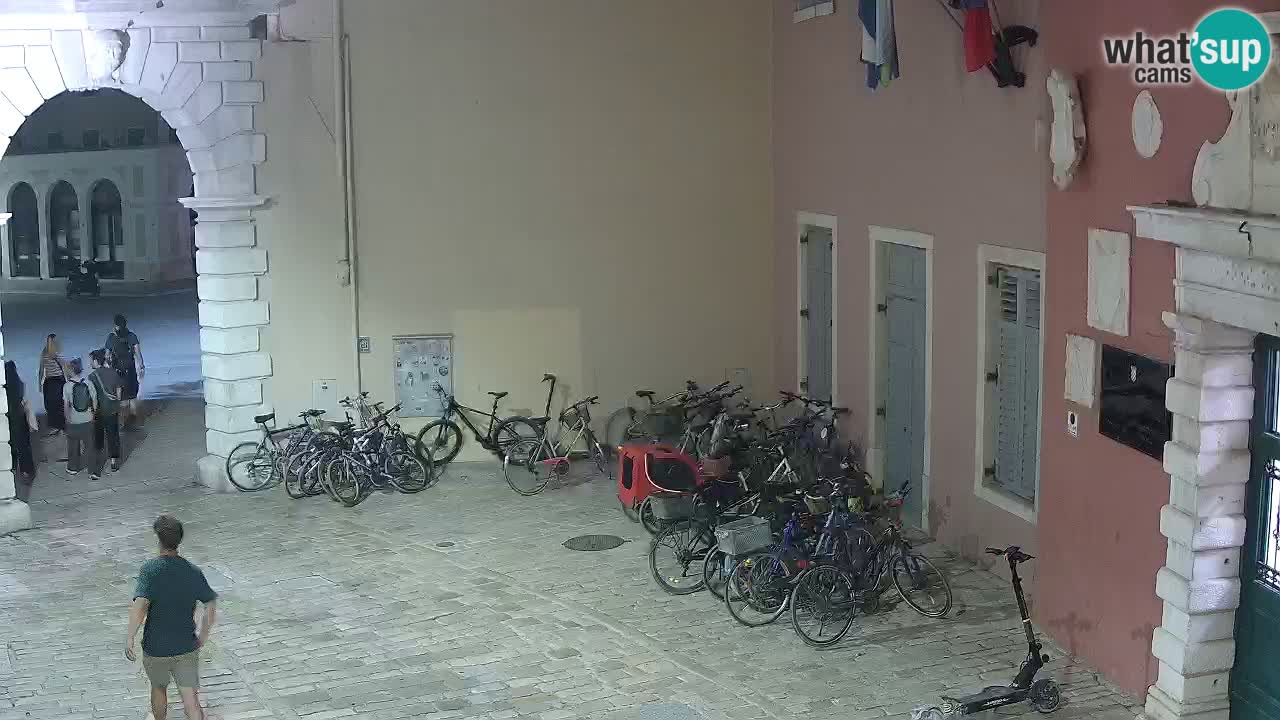 Live Rovigno webcam – Arco di Balbi “Porta della città” – Istria