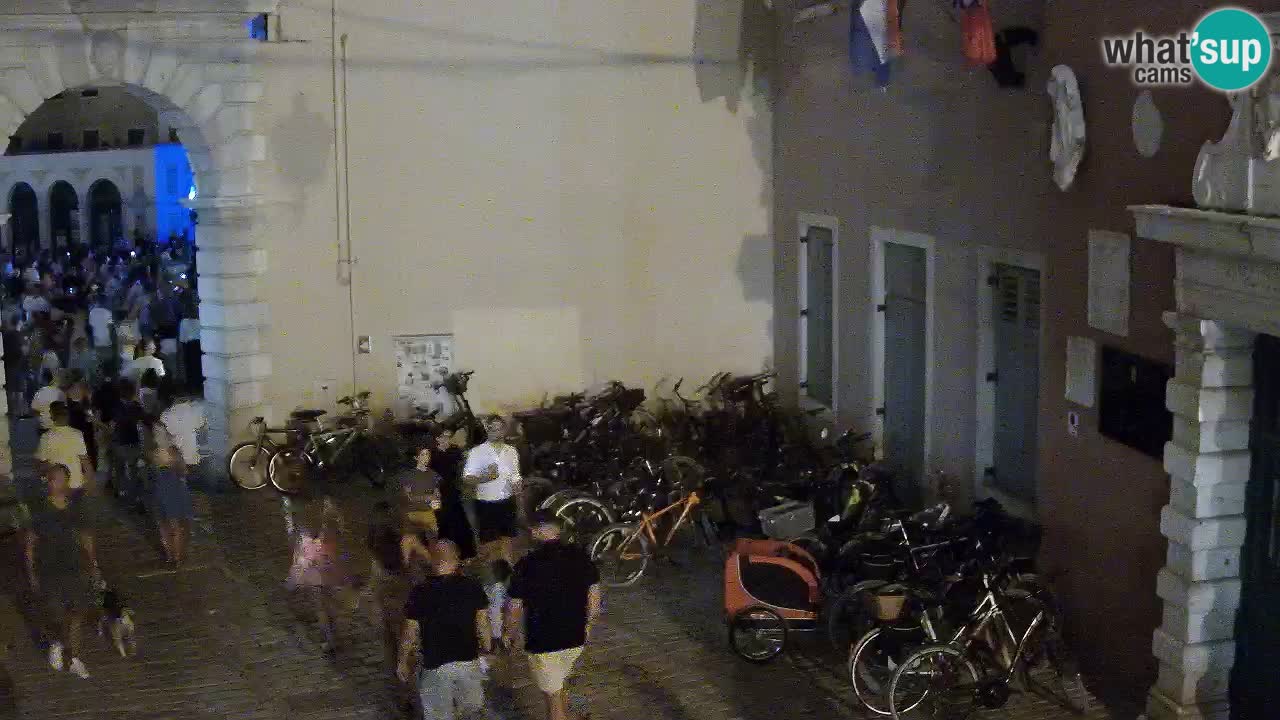 Live Rovigno webcam – Arco di Balbi “Porta della città” – Istria