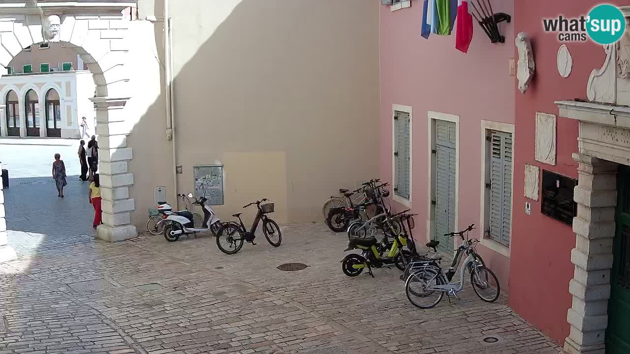 Live Rovigno webcam – Arco di Balbi “Porta della città” – Istria