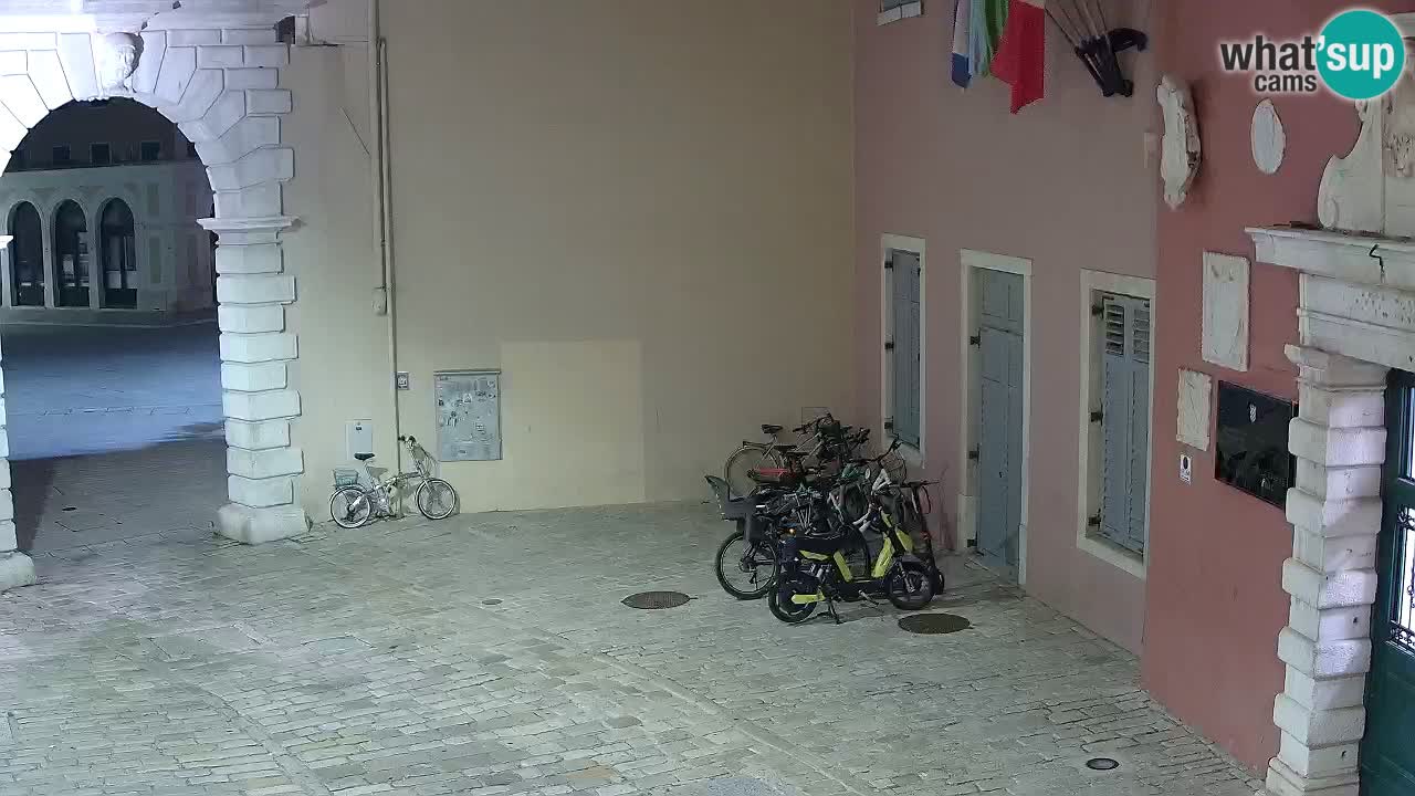 Spletna kamera Rovinj Mestna vrata – Balbijev lok – Istra – Hrvaška