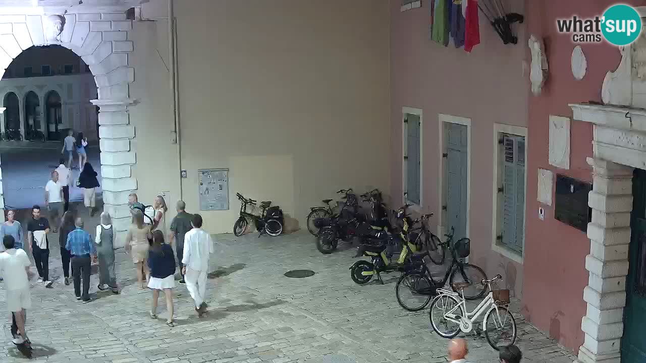 Spletna kamera Rovinj Mestna vrata – Balbijev lok – Istra – Hrvaška