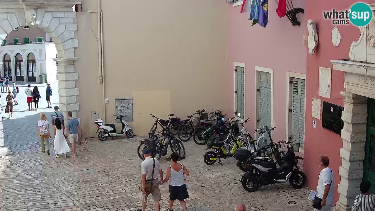 Live Rovigno webcam – Arco di Balbi “Porta della città” – Istria
