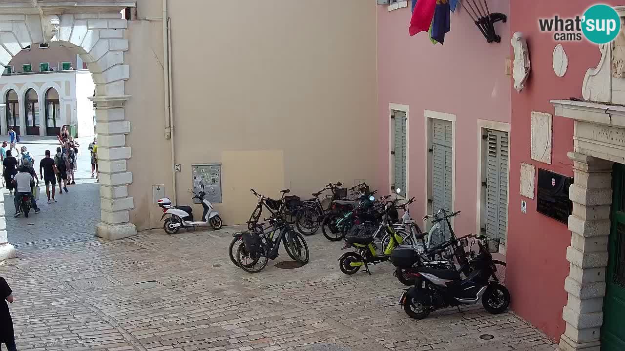 Spletna kamera Rovinj Mestna vrata – Balbijev lok – Istra – Hrvaška