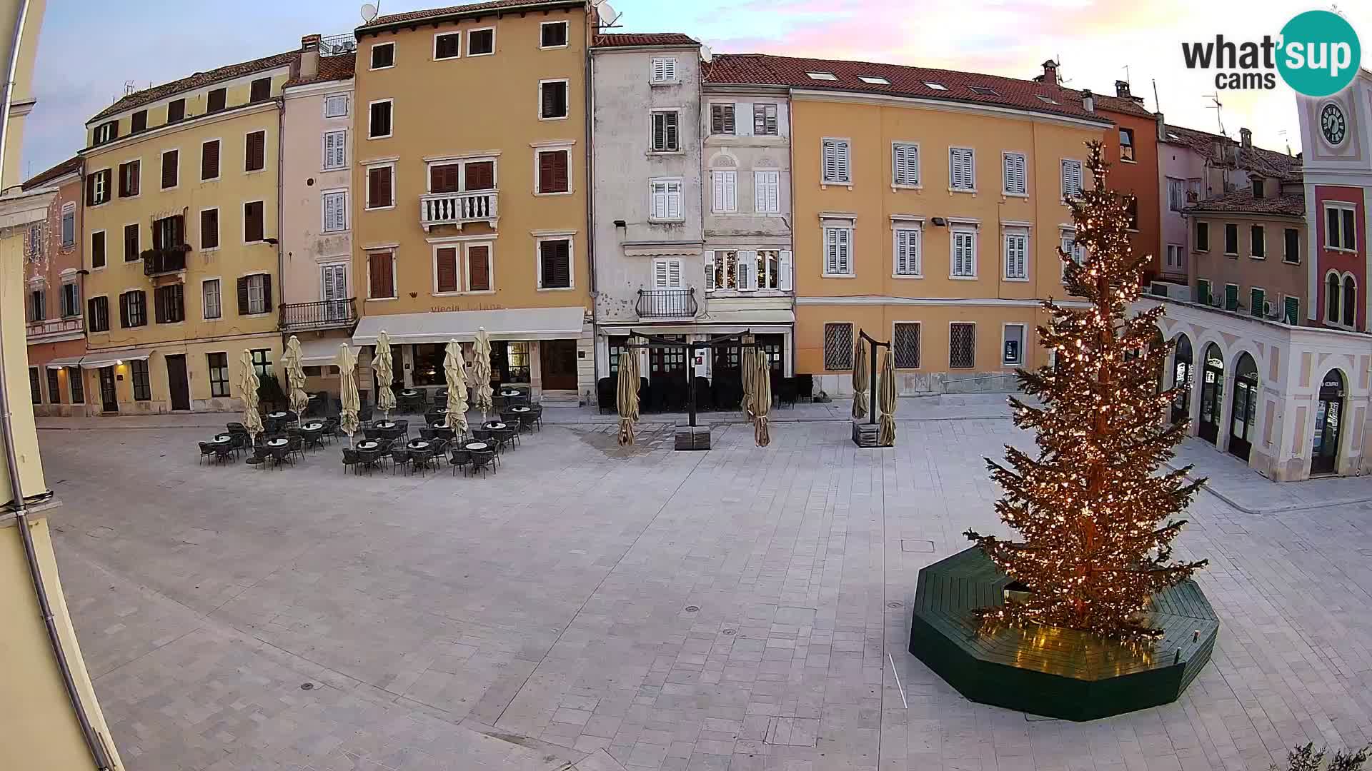 Spletna kamera Rovinj Center – Glavni trg