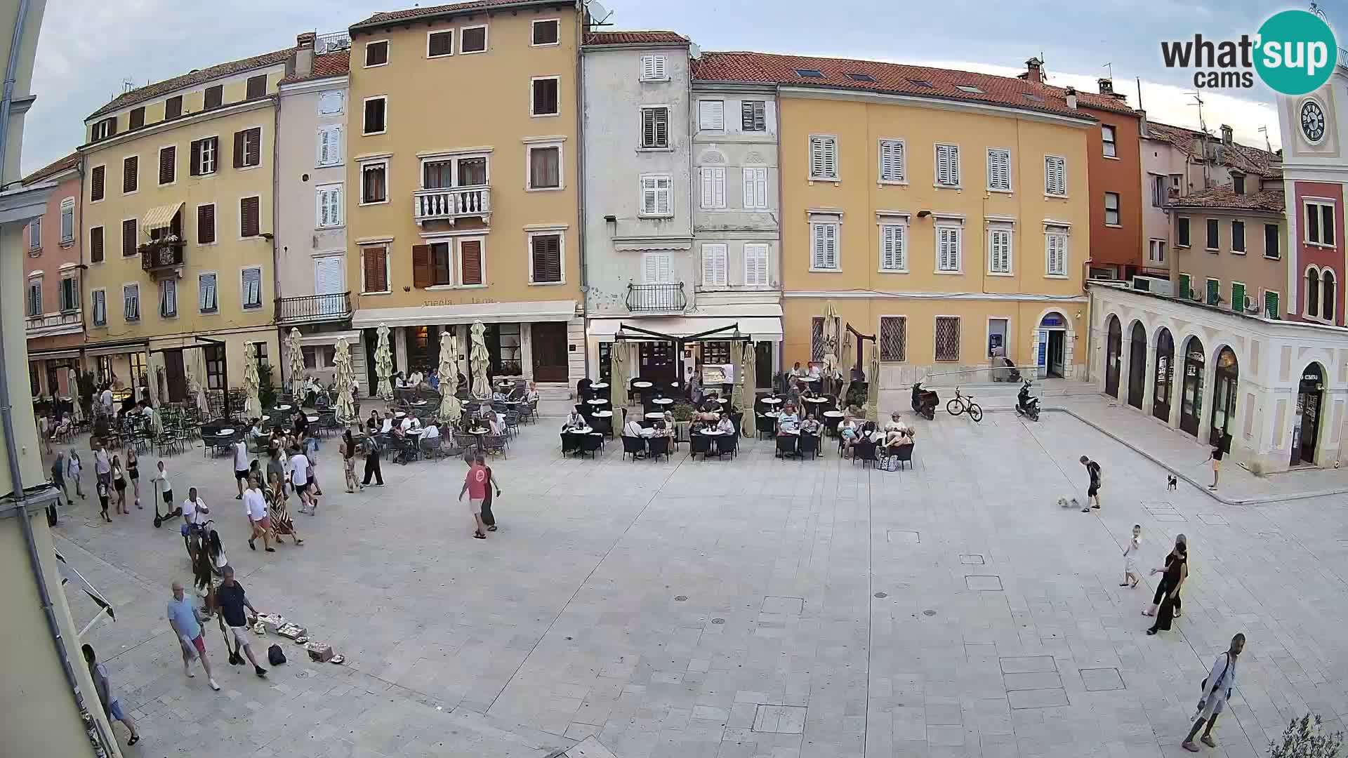 Spletna kamera Rovinj Center – Glavni trg