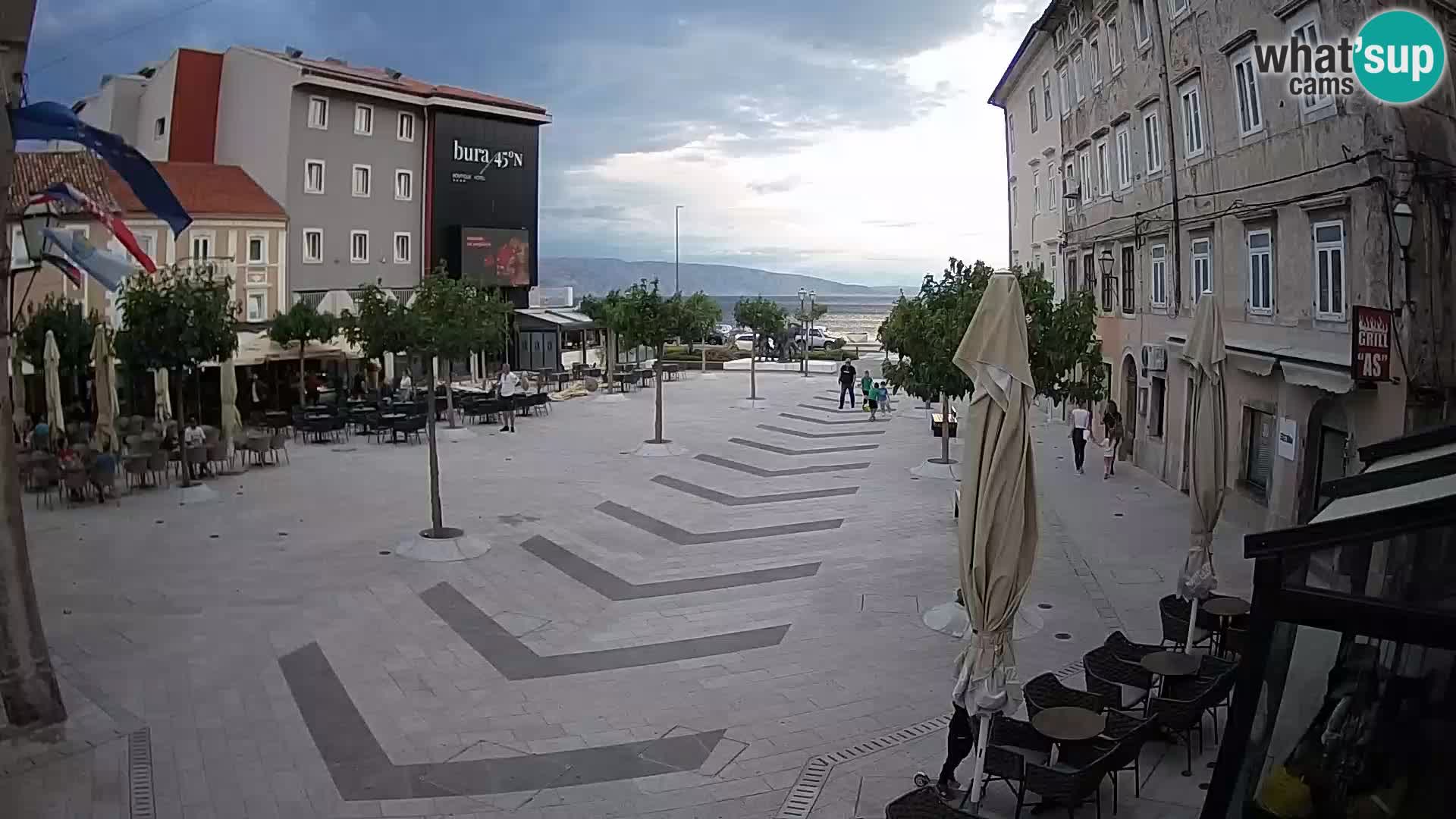 Centar grada Senja – Pavlinski trg – web kamere Dalmacija