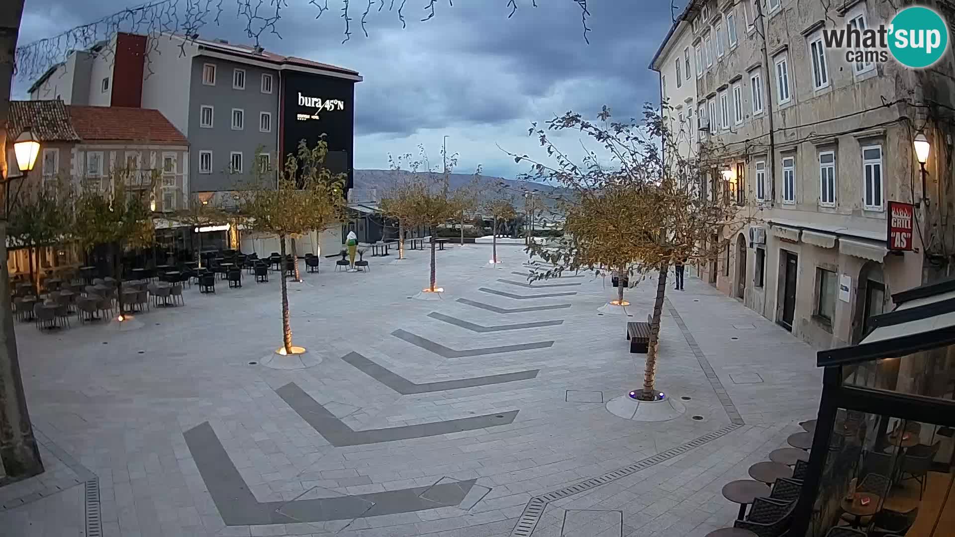 Zentrum der Stadt Senj – Pavlin platz – Live Cam Dalmatia