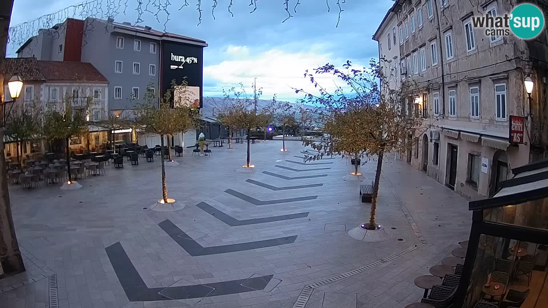 Centro de la ciudad de Senj – plaza Pavlin – Live Cam Dalmacia