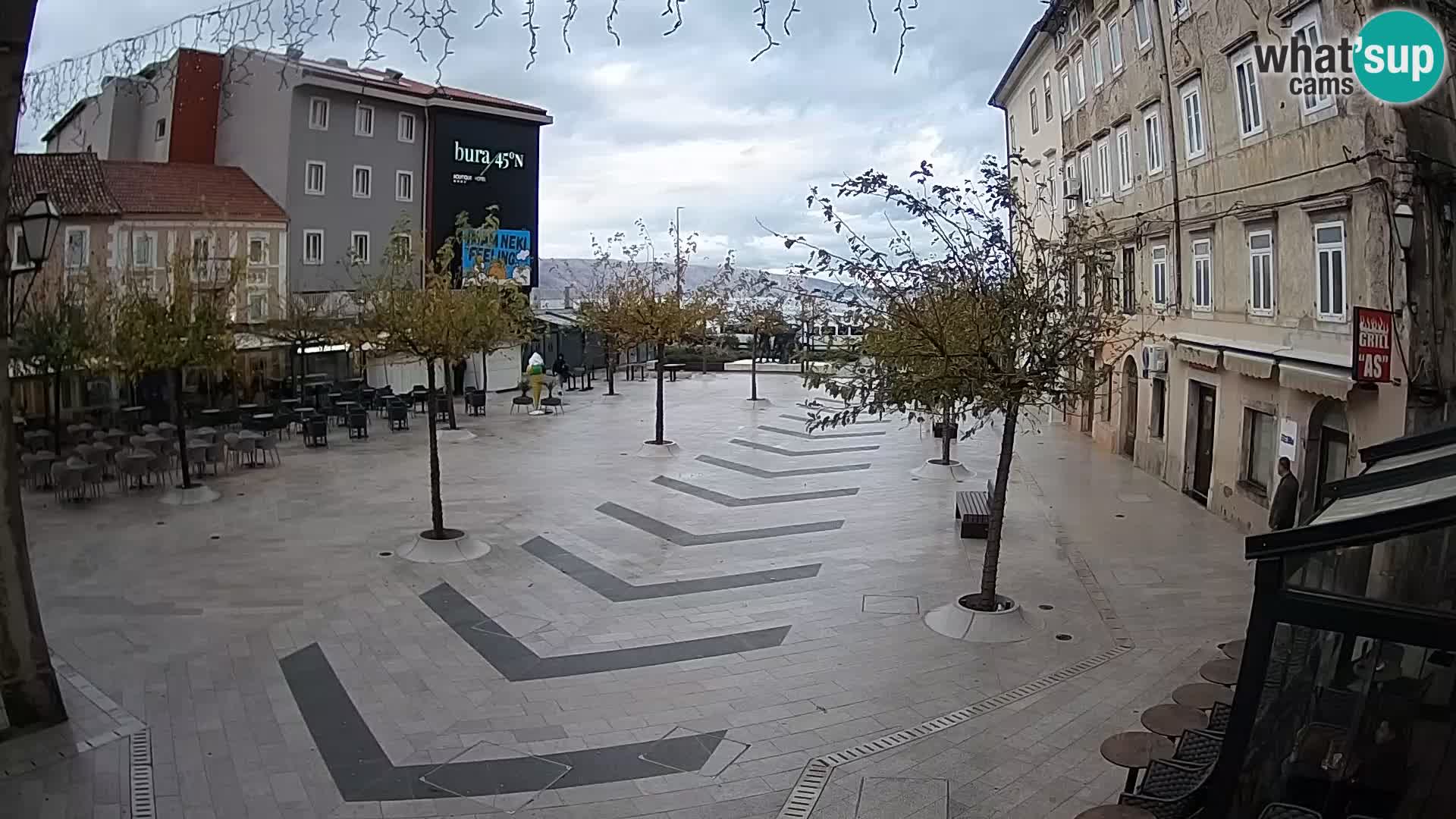 Zentrum der Stadt Senj – Pavlin platz – Live Cam Dalmatia