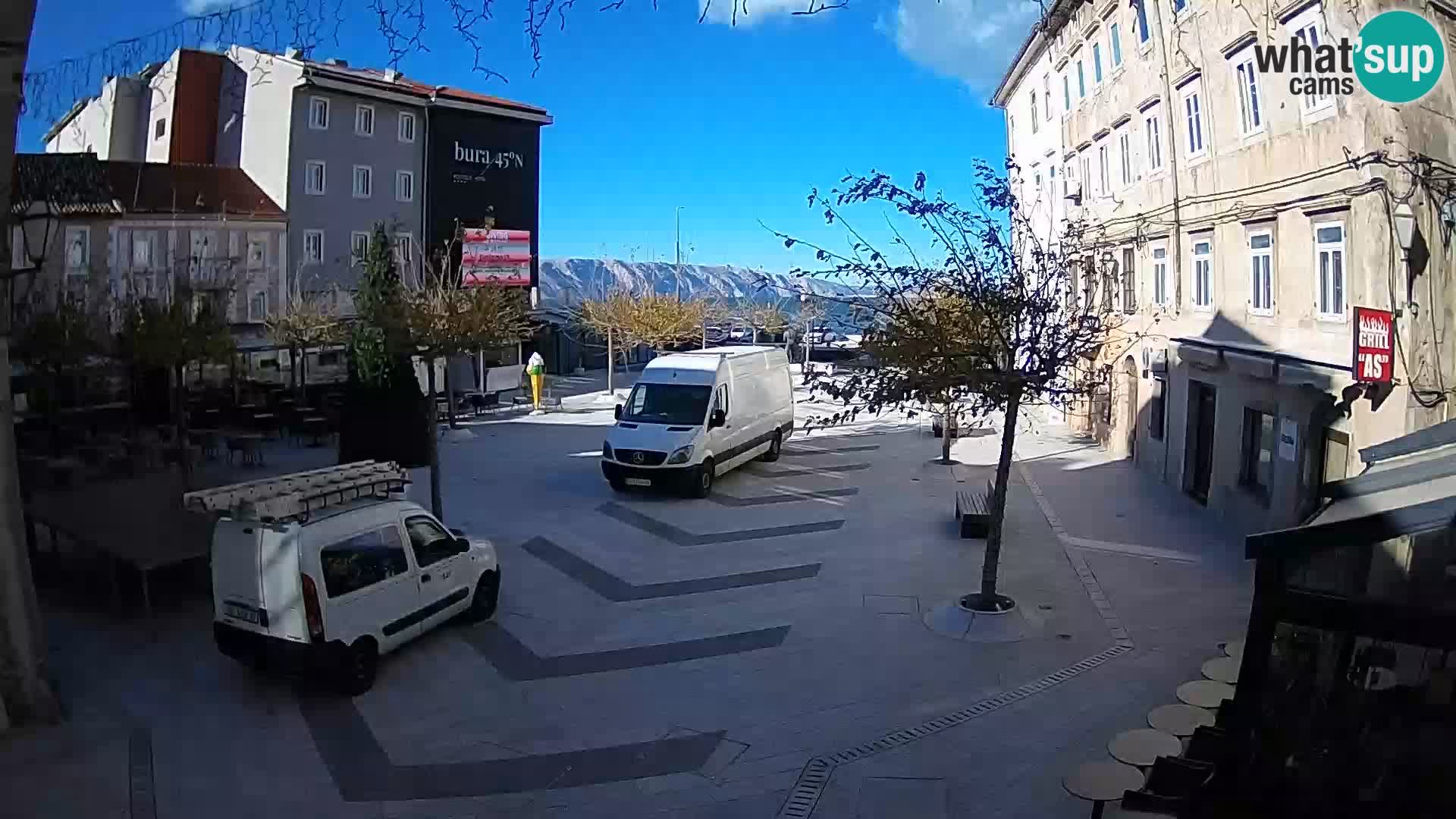 Center mesta Senj – Pavlinski trg – spletne kamere Dalmacija