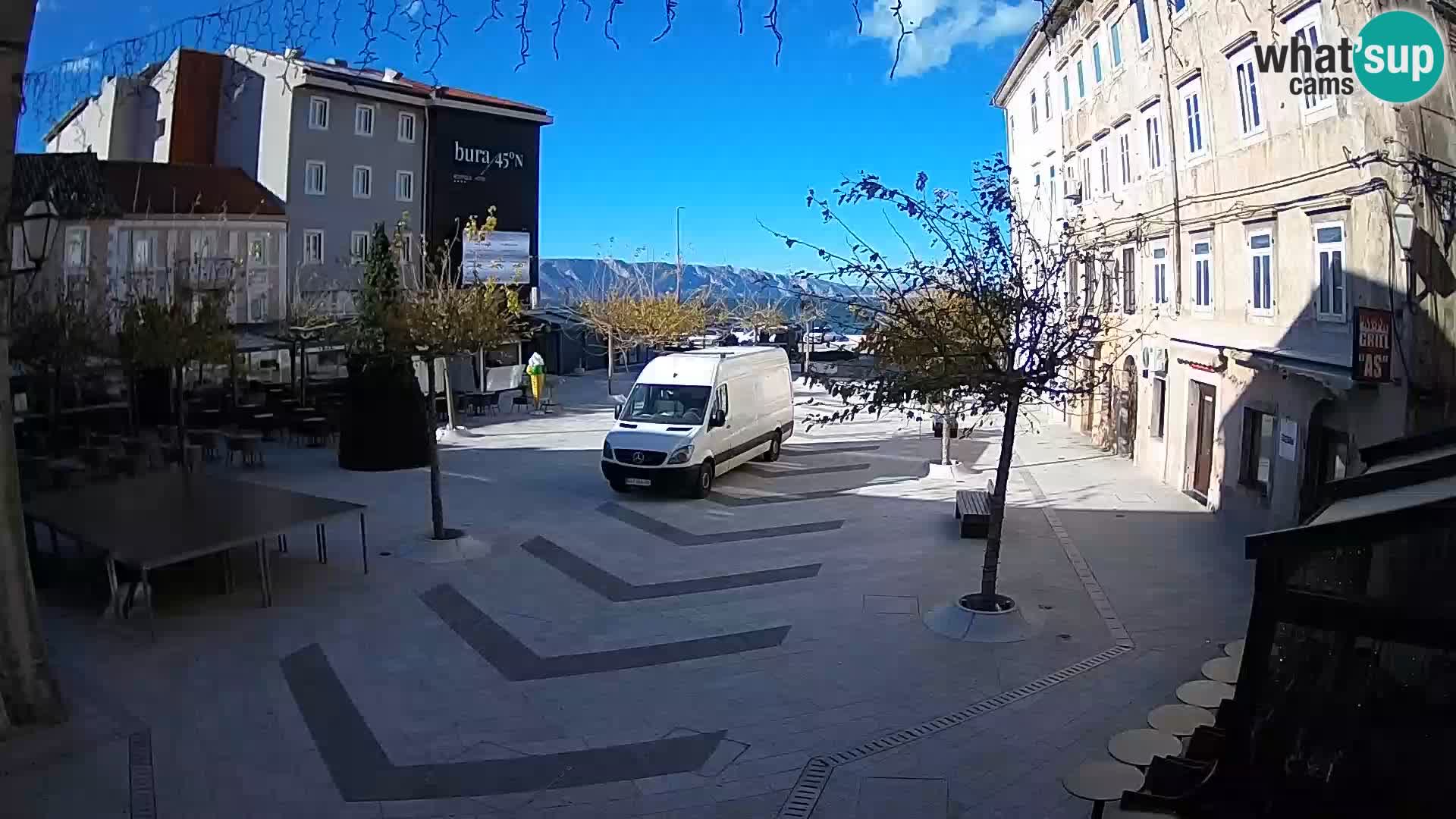 Zentrum der Stadt Senj – Pavlin platz – Live Cam Dalmatia