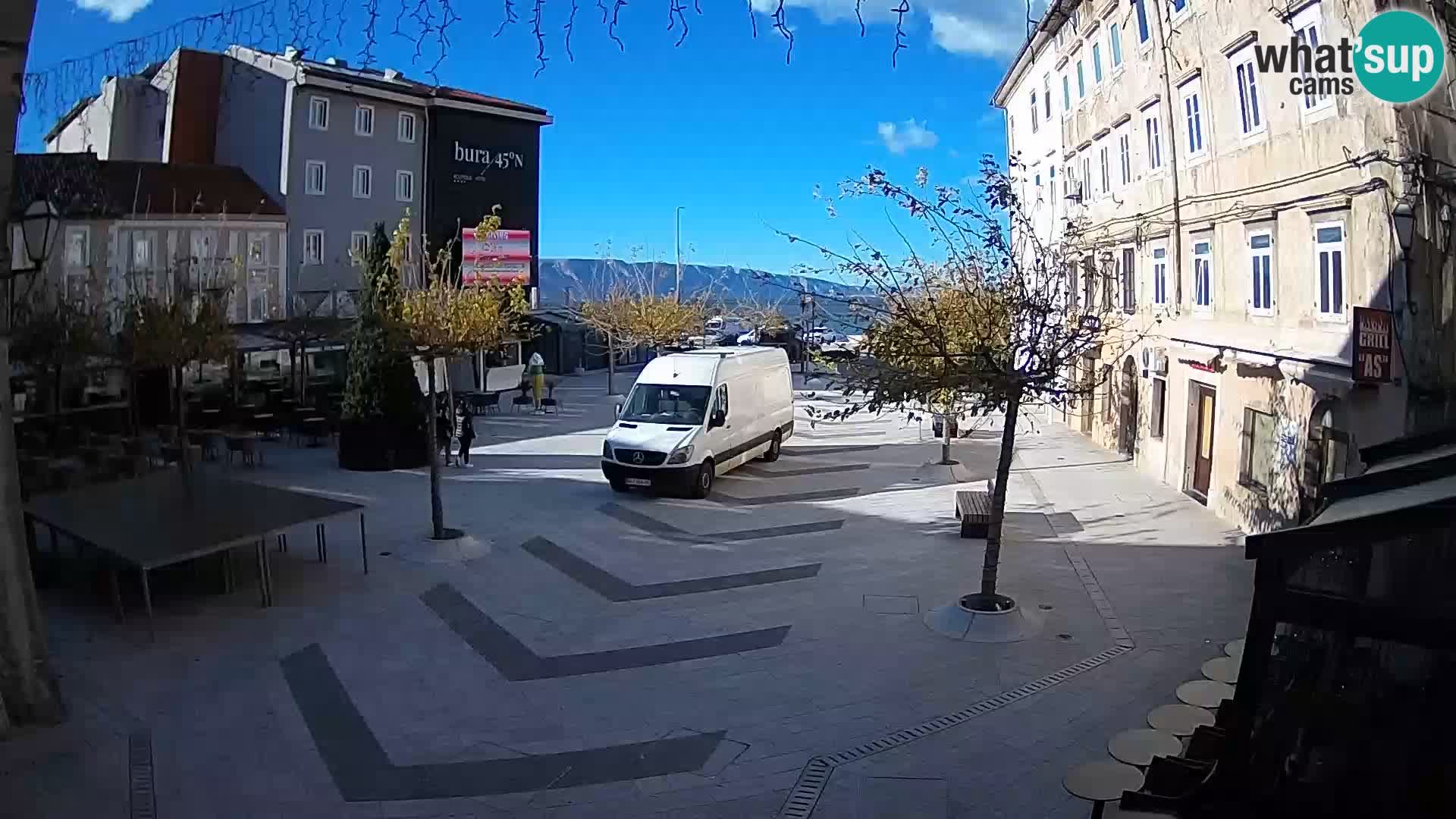 Centro de la ciudad de Senj – plaza Pavlin – Live Cam Dalmacia