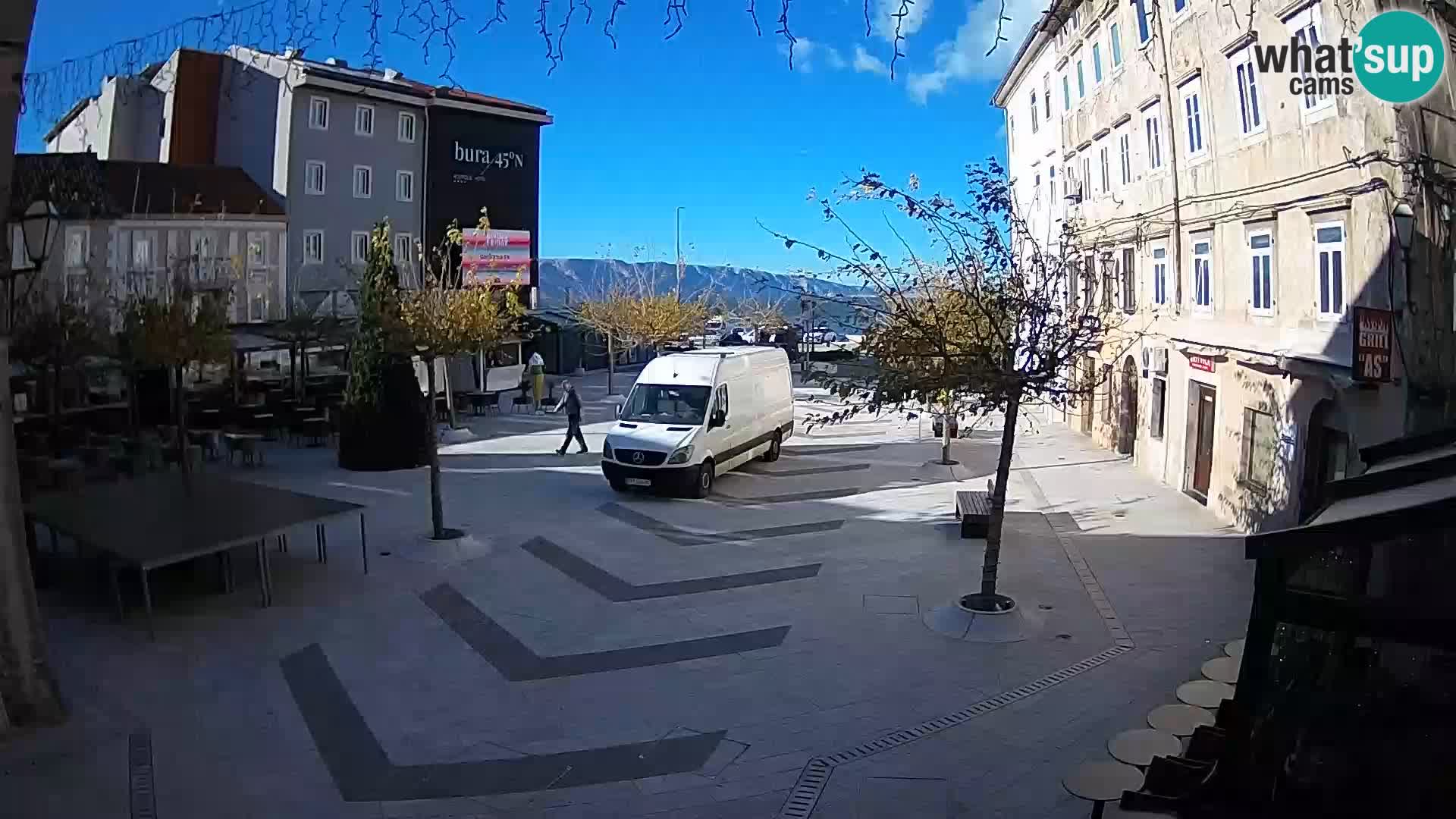 Zentrum der Stadt Senj – Pavlin platz – Live Cam Dalmatia