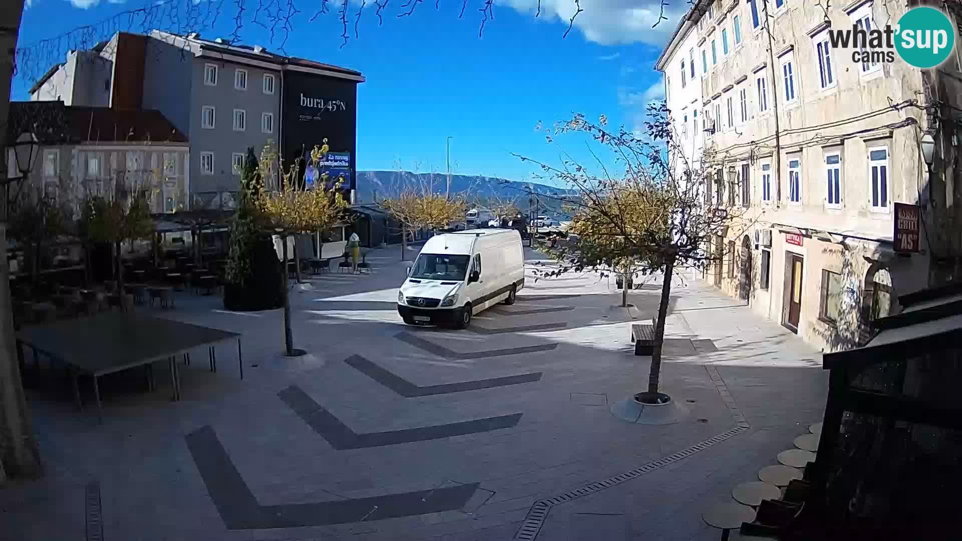 Zentrum der Stadt Senj – Pavlin platz – Live Cam Dalmatia